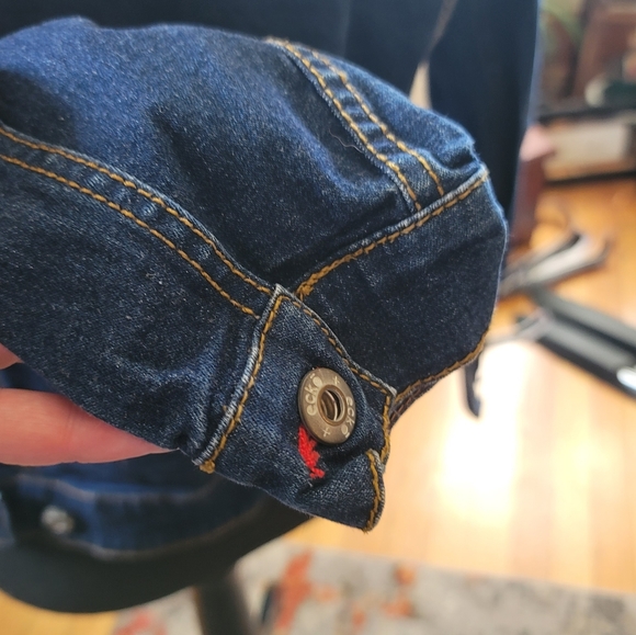 Vintage Echo Dark jean jacket w/ rhino on the back - Picture 5 of 11